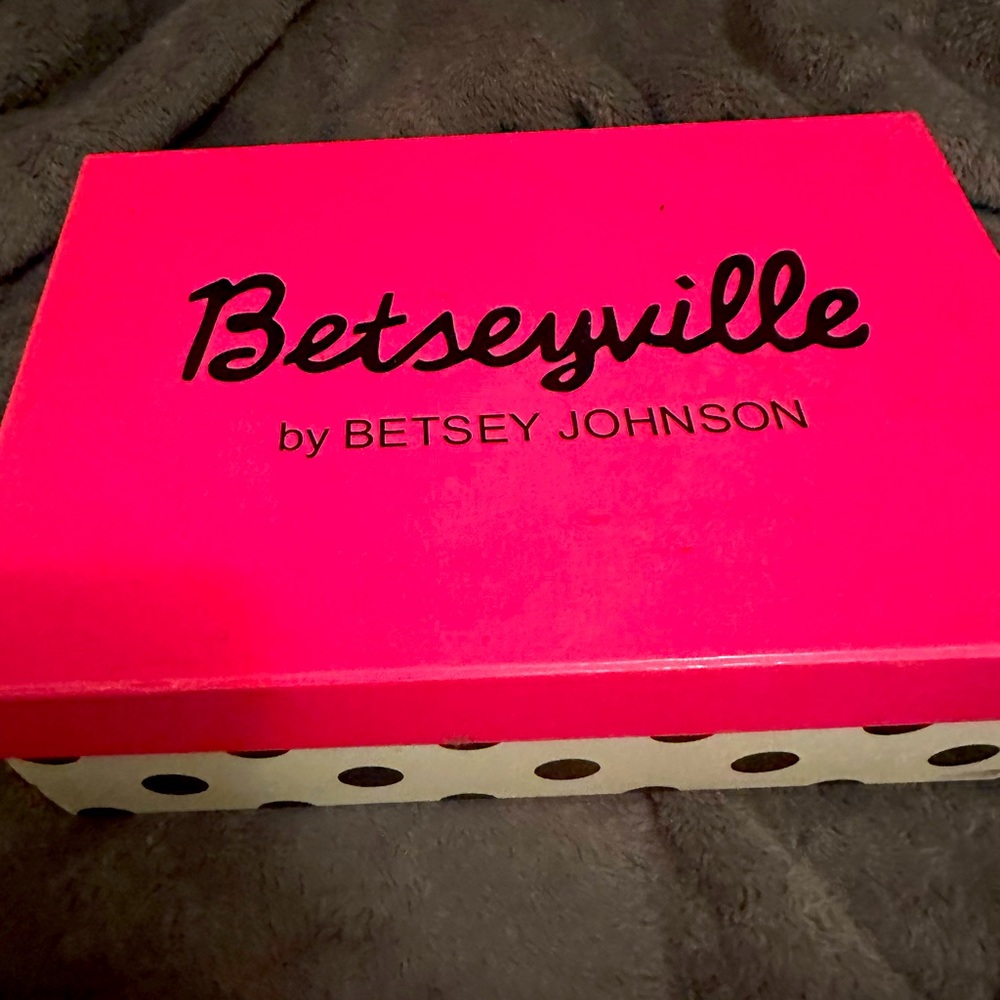 Betsy Johnson